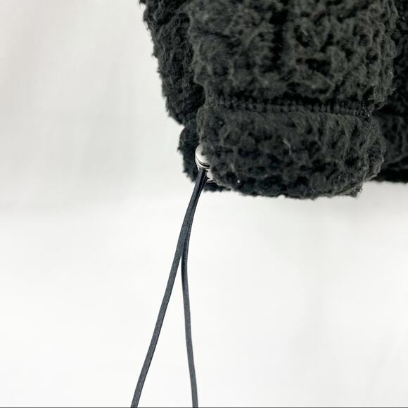 TOMMY JEANS Women's Black 1/4 Snap Sherpa Cropped Pullover NWT in Large - Picture 4 of 6